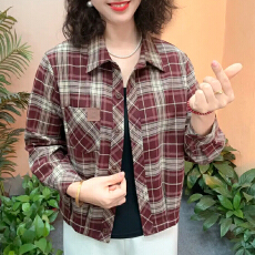 批发实拍2026年春装新款格子短<b class='q'>外套</b>磨毛衬衫妈妈休闲宽松遮肚上衣长袖