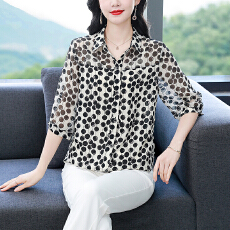 批发实拍2026年夏<b class='q'>装</b>新款印花衬衫真丝宽松遮肚上衣气质中年<b class='q'>妈妈</b><b class='q'>装</b>
