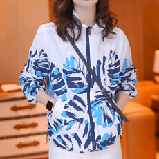 批发有货2026年夏装印花防晒外套中老年妈妈洋气<b class='q'>女装</b>休闲开衫百搭上衣