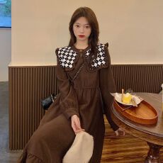 批发捻丝乱麻】超火复古赫本风设计感<b class='q'>连衣裙</b>秋季新款显瘦中长款A字裙