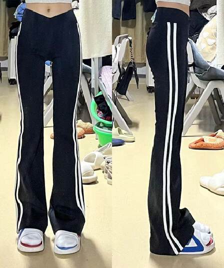 검정색 아메리칸 마이크로 나팔 웨이 바지 여성 가을 2026 새로운 하이웨이스트 슬림해 보이는 캐주얼 슈퍼 화재 3개 바 운동 바지