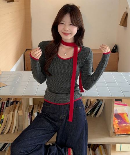 실사 정가 맨위 핫걸 풍차 털 스트라이프 긴팔 티셔츠 여성 배색 목도리 몸매 가꾸기 기본 셔츠