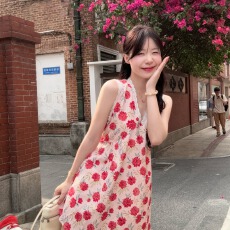 批发实拍实价~彩色碎花v领挂脖<b class='q'>连衣裙</b>夏季度假风收腰显瘦短裙