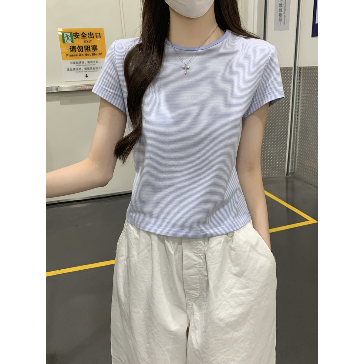 실사 정가 여름 한국 스타일 캐주얼 다용도 몸매 가꾸기 라운드 넥 배색 스트라이프 순면 긍정적 인 어깨 반팔 티셔츠 맨위