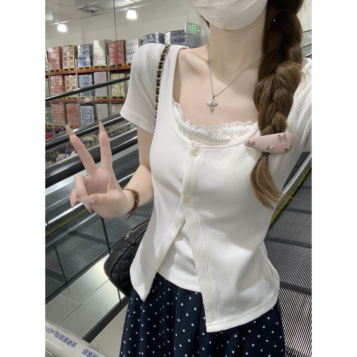 실사 정가 여름 한국 스타일 순수한 욕망 페이크 레이어드 광장 칼라 레이스 측면 부서 버클 오픈 가디건 디자인 반팔 티셔츠 맨위