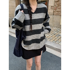 批发实拍实价 秋冬韩版撞色<b class='q'>条纹</b>V领软糯宽松显瘦百搭<b class='q'>针织衫</b>套头女毛衣