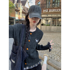 实拍实价 秋冬韩版格纹拼接圆领腊肠狗刺绣减龄毛衣开衫针织外套