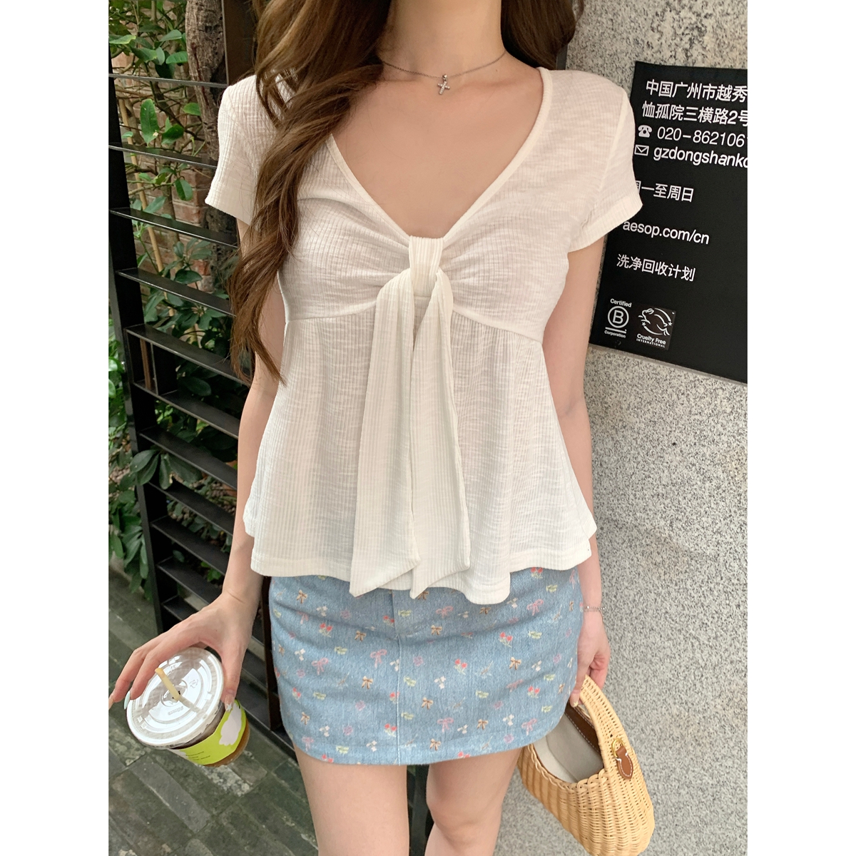 실사 정가 여름 한국 스타일 순수한 욕망 부드러운 다용도 V넥 스트랩 캐주얼 루즈핏 슬림해 보이는 반팔 티셔츠 맨위