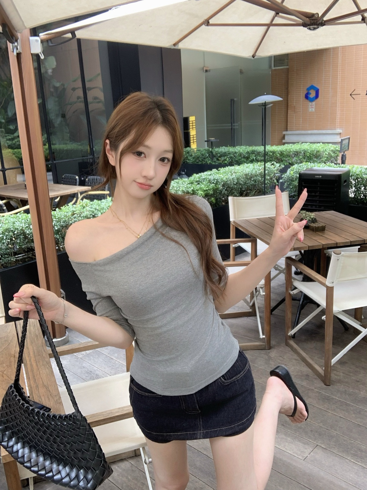 실사 정가 여름 한국 스타일 순수한 욕망 바람 비스듬한 어깨 품격 오프숄더 몸매 가꾸기 슬림해 보이는 중간 소매 다용도 맨위