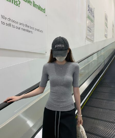 실사 정가 여름 한국 스타일 라운드 넥 단색 미니멀리즘 다용도 품격 몸매 가꾸기 슬림해 보이는 반팔 티셔츠 맨위