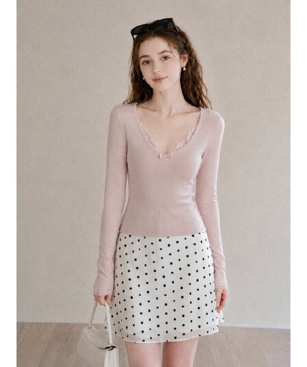 가을 새로운 핑크색 레이스 레이스 나비 매듭 긴팔 티셔츠 여성 몸매 가꾸기 슬림해 보이는 V넥 기본 셔츠 인사이드 잡아라. 의류