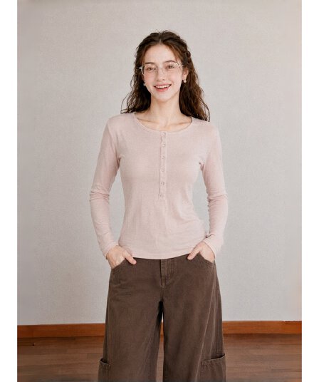 가을 새로운 미니멀리즘 기초 섹션 라운드 넥 긍정적 인 어깨 긴팔 인사이드 잡아라. 의류 여성 몸매 가꾸기 슬림해 보이는 단색 티셔츠 만나는