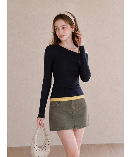 가을 새로운 한국 스타일 달콤한 매운맛 바람 블루 색상 페이크 레이어드 티셔츠 여성 몸매 가꾸기 슬림해 보이는 배색 비스듬한 어깨 긴팔 맨위