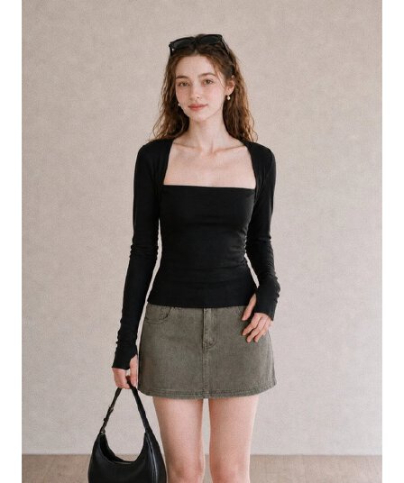 가을 새로운 한국 스타일 빛 요리 한 바람 몸매 가꾸기 슬림해 보이는 이슬 쇄골 광장 칼라 티셔츠 여성 소매 구멍 디자인 긴팔 맨위