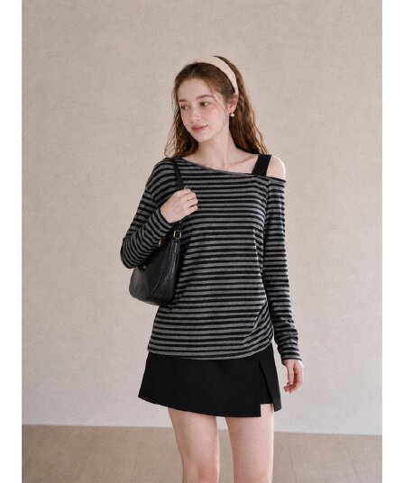 가을 새로운 한 부서 느긋한 바람 비스듬한 어깨 칼라 티셔츠 여성 루즈핏 슬림해 보이는 스트라이프 오프숄더 페이크 레이어드 긴팔 맨위