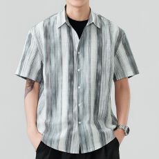 批发<b class='q'>复古</b>街头男装<b class='q'>日系</b>竖条纹短袖衬衫男宽松落肩通勤休闲百搭潮牌衬衣