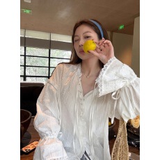 批发官图 <b class='q'>吉普</b>赛少女蕾丝拼接木耳边提花<b class='q'>衬衫</b>系带喇叭袖防晒上衣