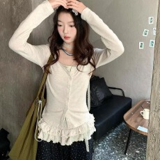 批发羊绒韩系穿搭套装燕麦色长袖针织开衫女装蕾丝波点吊带背心两件套