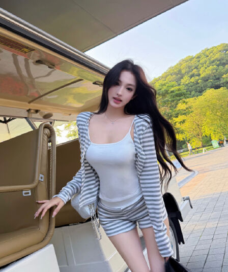 실사 정가 한 부서 느긋한 느슨함 센스 스트라이프 오픈 가디건 반바지 세트 여성 여름 캐주얼 바람 니트 세트
