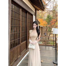 批发Hotdog 热狗很辣 【琉光雾镜】小飞袖方领蕾丝<b class='q'>拼接</b>设计长裙<b class='q'>连衣裙</b>