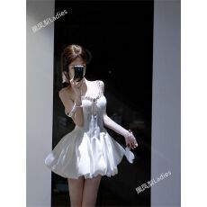 批发法式名媛千金高级感吊带<b class='q'>连衣裙</b>夏季新款气质收腰蓬蓬花苞礼服裙女