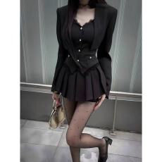 批发秋季气质纯欲风高级感套装<b class='q'>西装</b>短款外套<b class='q'>蕾丝</b>吊带黑色百褶裙三件套