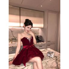 批发法式名媛千金重工丝绒抹胸<b class='q'>连衣裙</b>圣诞氛围感收腰<b class='q'>蓬蓬</b>公主礼服裙女