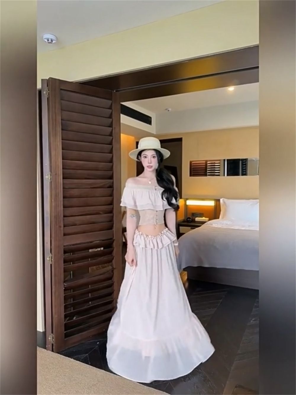 프랑스식 핑크색 프릴 오프숄더 맨위 여름 새로운 하이웨이스트 몸매 가꾸기 슬림해 보이는 반신 롱 스커트 두 조각 여성 세트