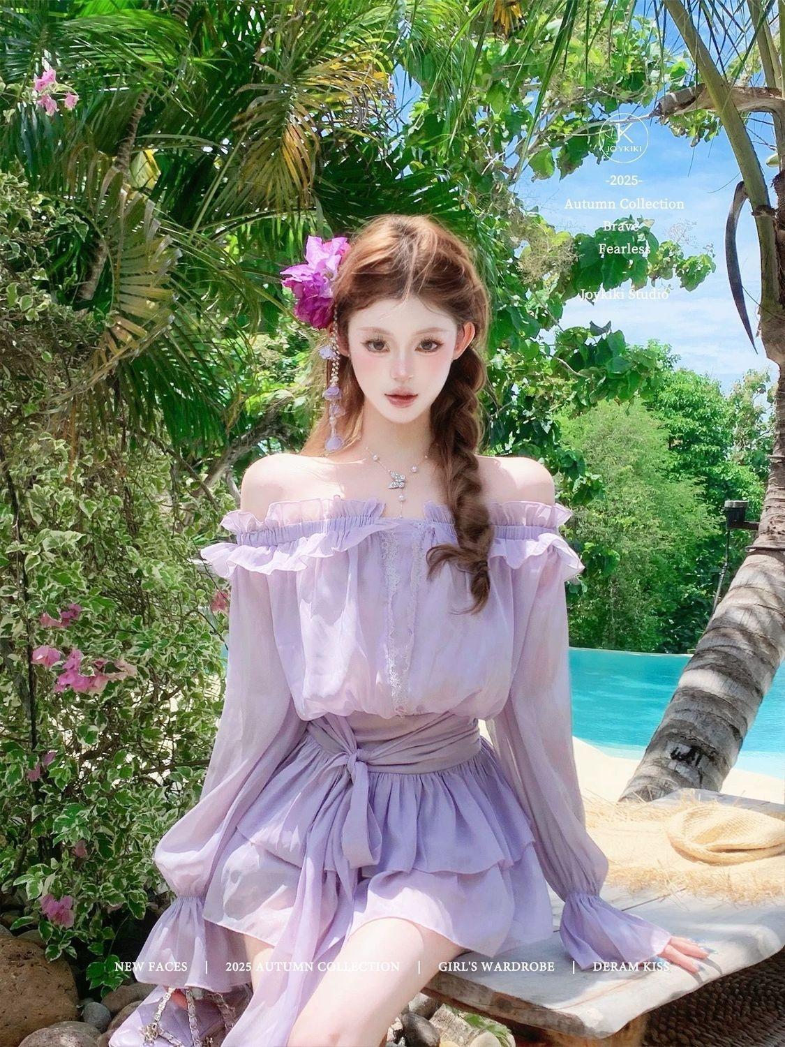 봄 새로운 프랑스식 달콤함 품격 연령 감소 디자인 센스 오프숄더 드레스 허리 수축 슬림해 보이는 보라색 미니 스커트 여성