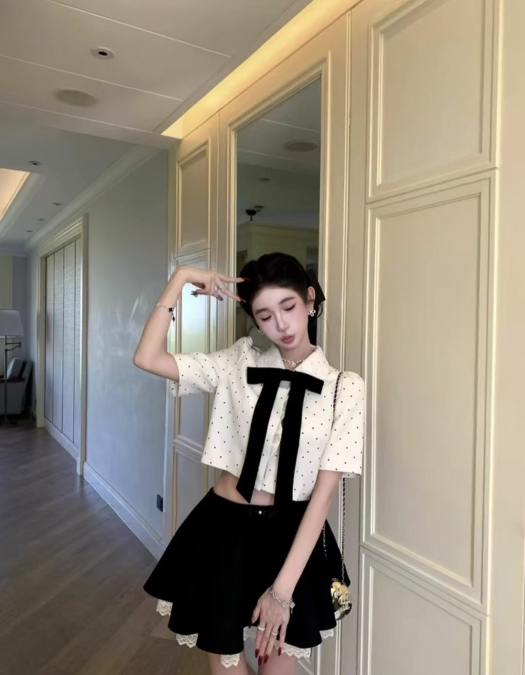 여름 새로운 달콤함 부드러운 분위기 센스 나비 매듭 도트 무늬 POLO 칼라 맨위 하이웨이스트 퍼프 스커트 두 조각 여성 세트