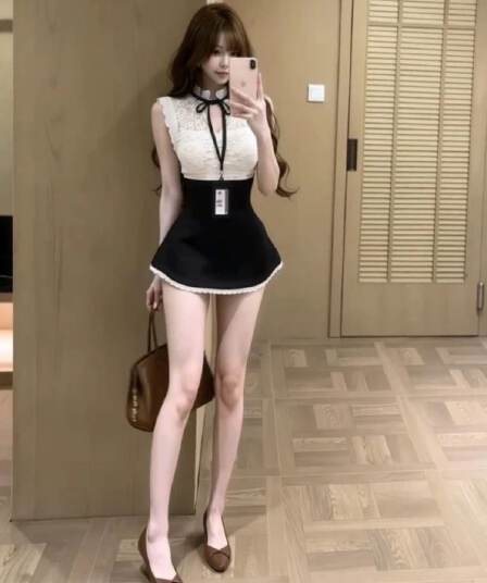 새로운 프랑스식 품격 고급 명문 여성 고급 천 골드 디자인 레이스 민소매 맨위 하이웨이스트 미니 스커트 두 조각 여성 세트