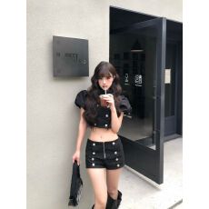 批发夏季新款宫廷设计高级时尚<b class='q'>套装</b>双排扣上衣搭配黑色低腰短裤两件套