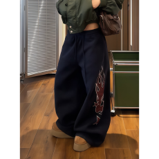批发W12s<b class='q'>原创</b>美式<b class='q'>设计</b>感火焰印花抽绳阔腿卫裤女秋冬新款宽松休闲长裤