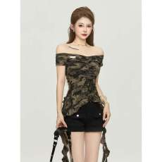 批发<b class='q'>欧美风</b>辣妹个性一字肩上衣女夏季性感修身显瘦收腰迷彩短袖<b class='q'>t</b><b class='q'>恤</b>ins