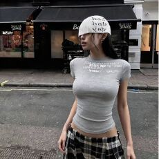 批发DYQI 短袖性感百搭<b class='q'>通勤</b>印花辣妹美式T恤ins圆领常规显瘦