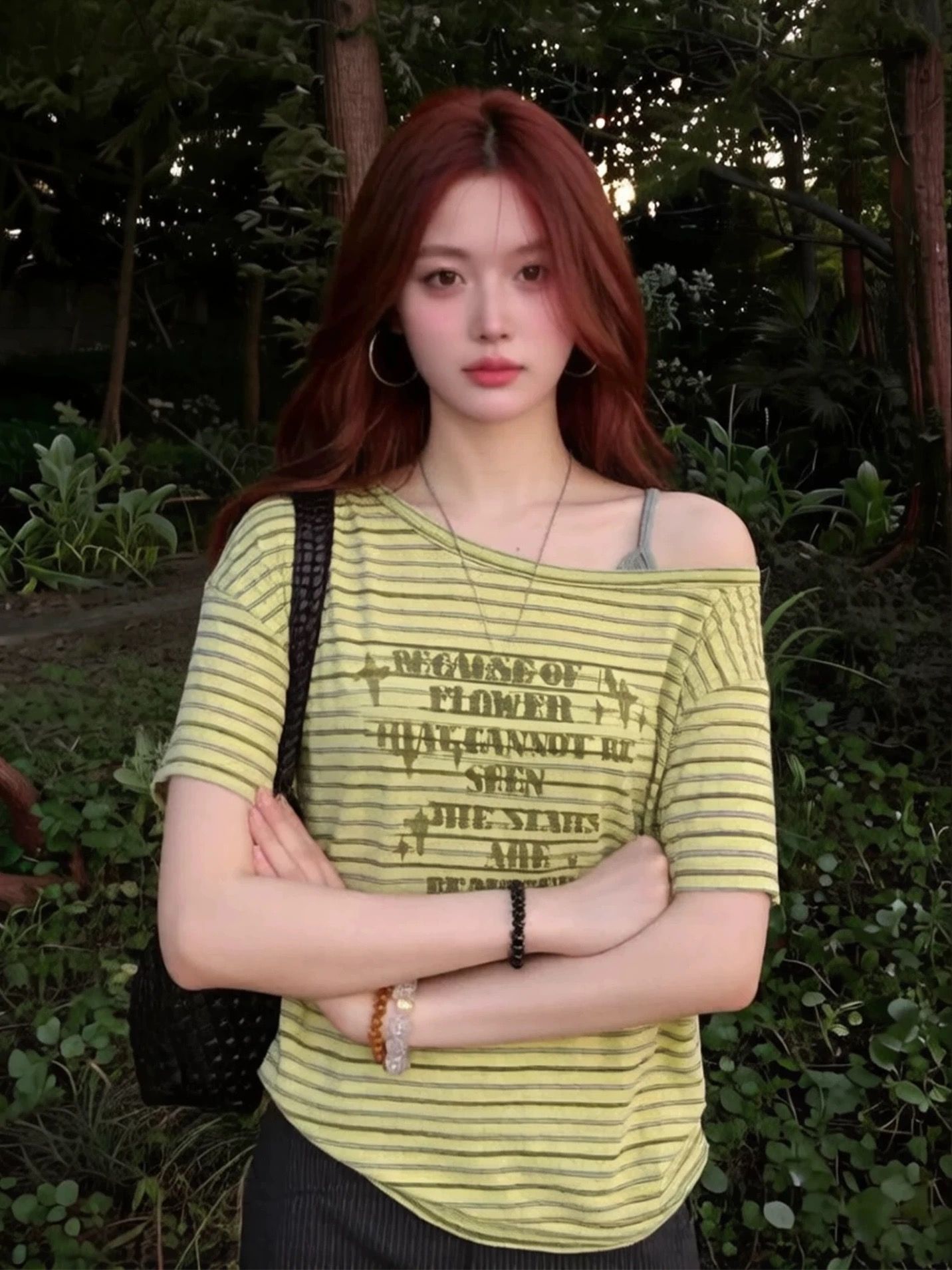 녹색 스트라이프 비스듬한 어깨 반팔 티셔츠 여성 의류 여름 다용도 루즈핏 슬림해 보이는 맨위