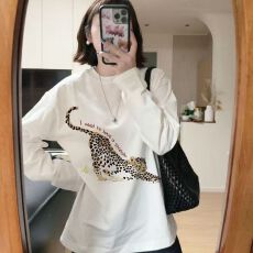 21支纯棉+后包领印花长袖T恤女宽松圆领上衣