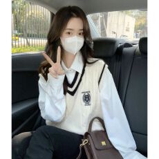 批发学院风v领针织马甲背心女秋冬新款外搭<b class='q'>衬衫</b>叠穿无袖毛衣白色套装