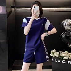 批发港风羽毛球服运动套装女夏拼色短袖宽松显瘦透气侧条纹<b class='q'>短裤</b>两件套