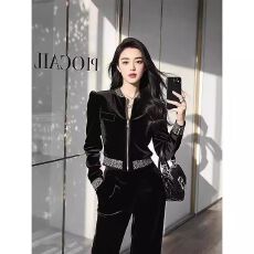 批发欧货高端休闲运动套装<b class='q'>女</b>秋冬时尚减龄亮片金丝绒<b class='q'>卫衣</b>阔腿裤<b class='q'>两件</b>套