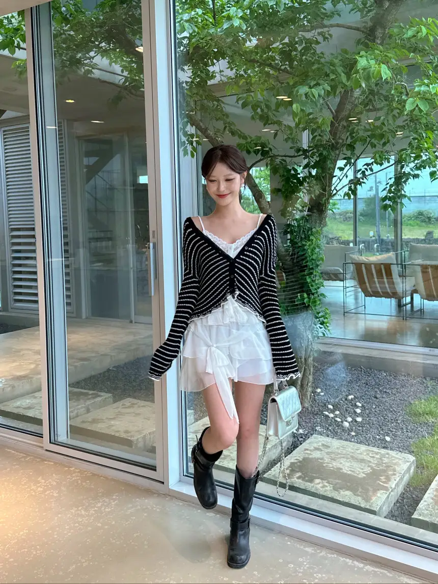 스트라이프 프릴 배색 V넥 니트 가디건 상세 이미지 11