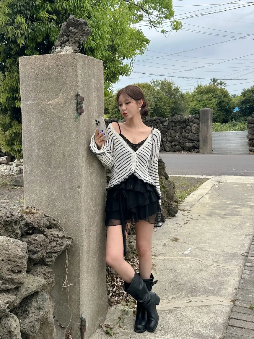 스트라이프 프릴 배색 V넥 니트 가디건 상세 이미지 14