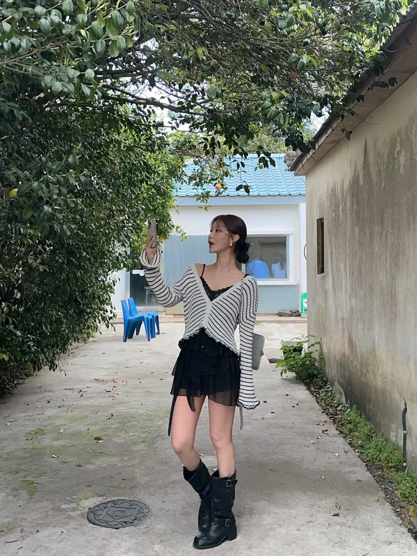 스트라이프 프릴 배색 V넥 니트 가디건 상세 이미지 25
