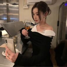 批发已出货尺码更新韩国chic新款复古<b class='q'>衬衫</b>翻领拼接简约露肩<b class='q'>长袖</b>上衣