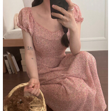 批发已出货尺码更新chic夏季新款方领泡泡袖碎花系带度假沙滩长裙