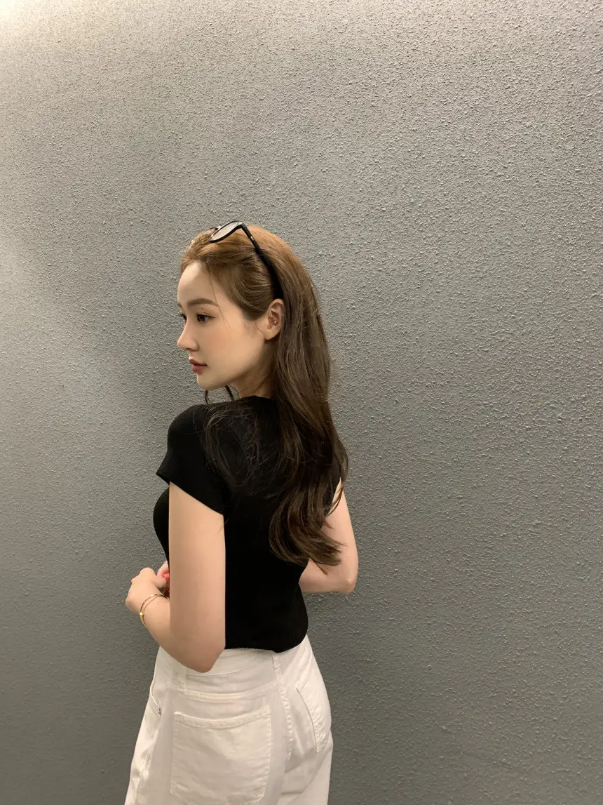 여성용 슬림핏 단추 니트 셔츠 상세 이미지 25