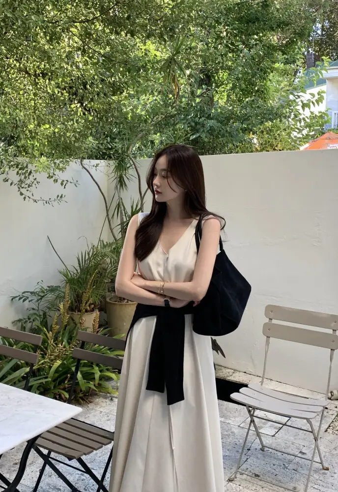 V넥 민소매 끈 디테일 롱 원피스 상세 이미지 10