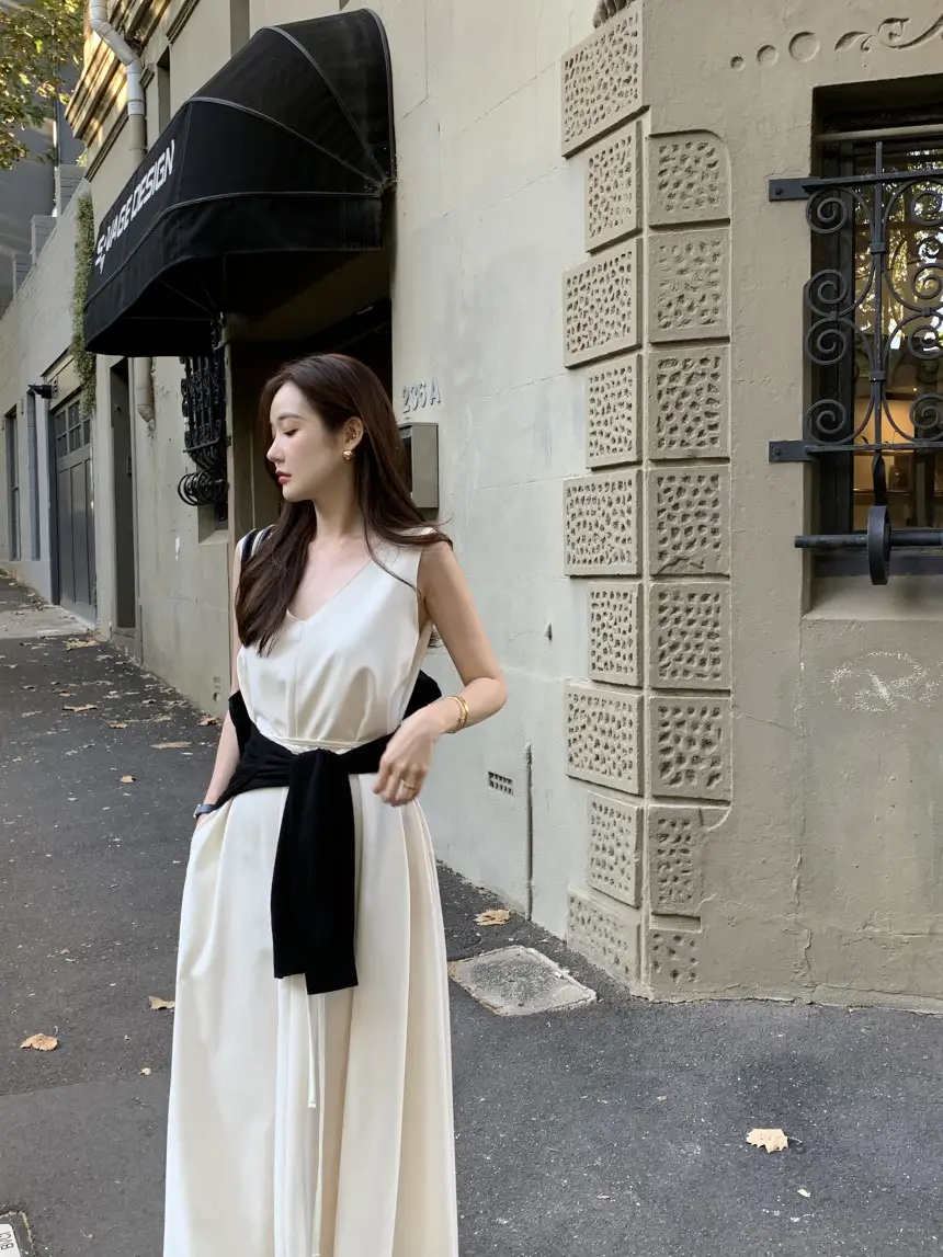 V넥 민소매 끈 디테일 롱 원피스 상세 이미지 30