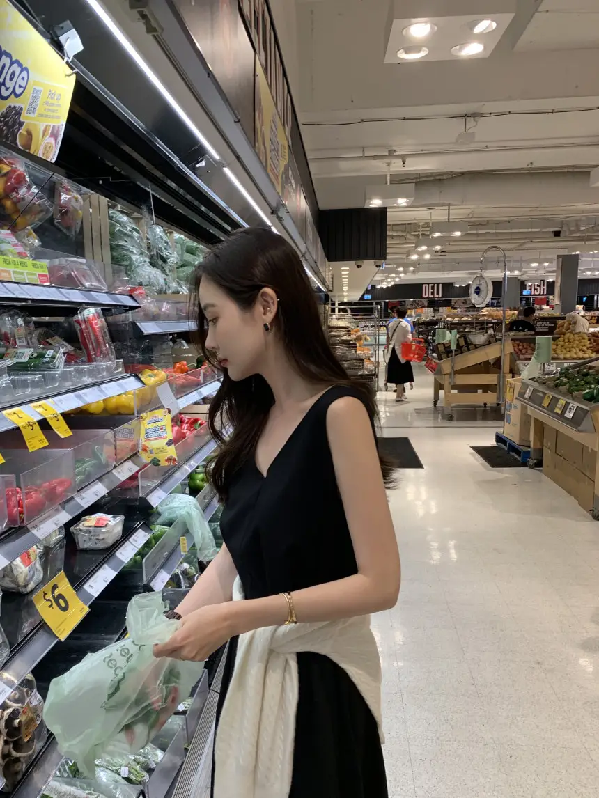 V넥 민소매 끈 디테일 롱 원피스 상세 이미지 50