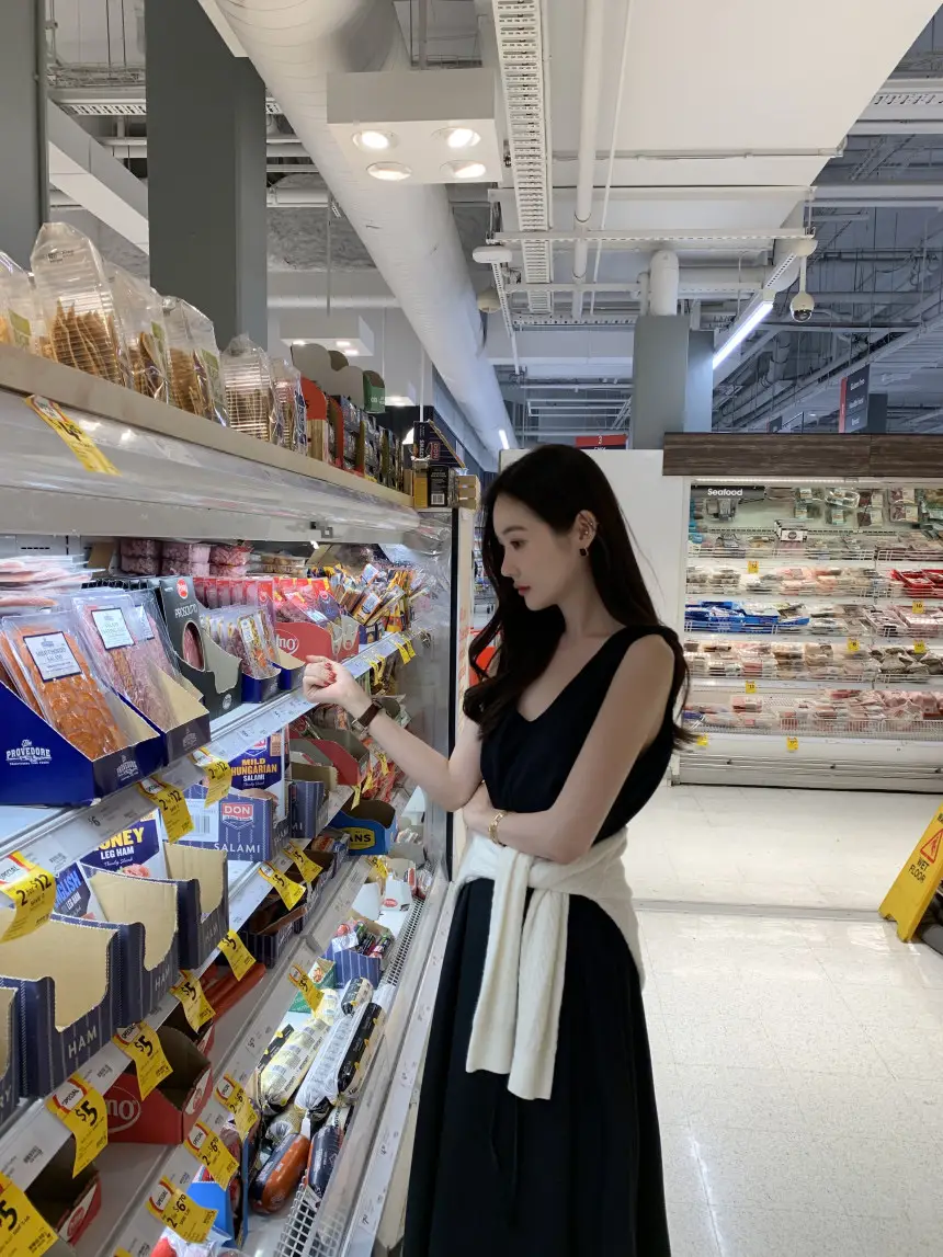 V넥 민소매 끈 디테일 롱 원피스 상세 이미지 52